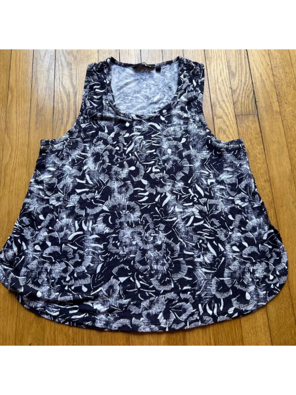 Athleta Size XL Navy Blue White Breezy Leaf Print Round Neck Racerback Tank Top - Picture 10 of 14